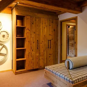 le-chat-de-laiguille.hotels-rhonealpes.com/